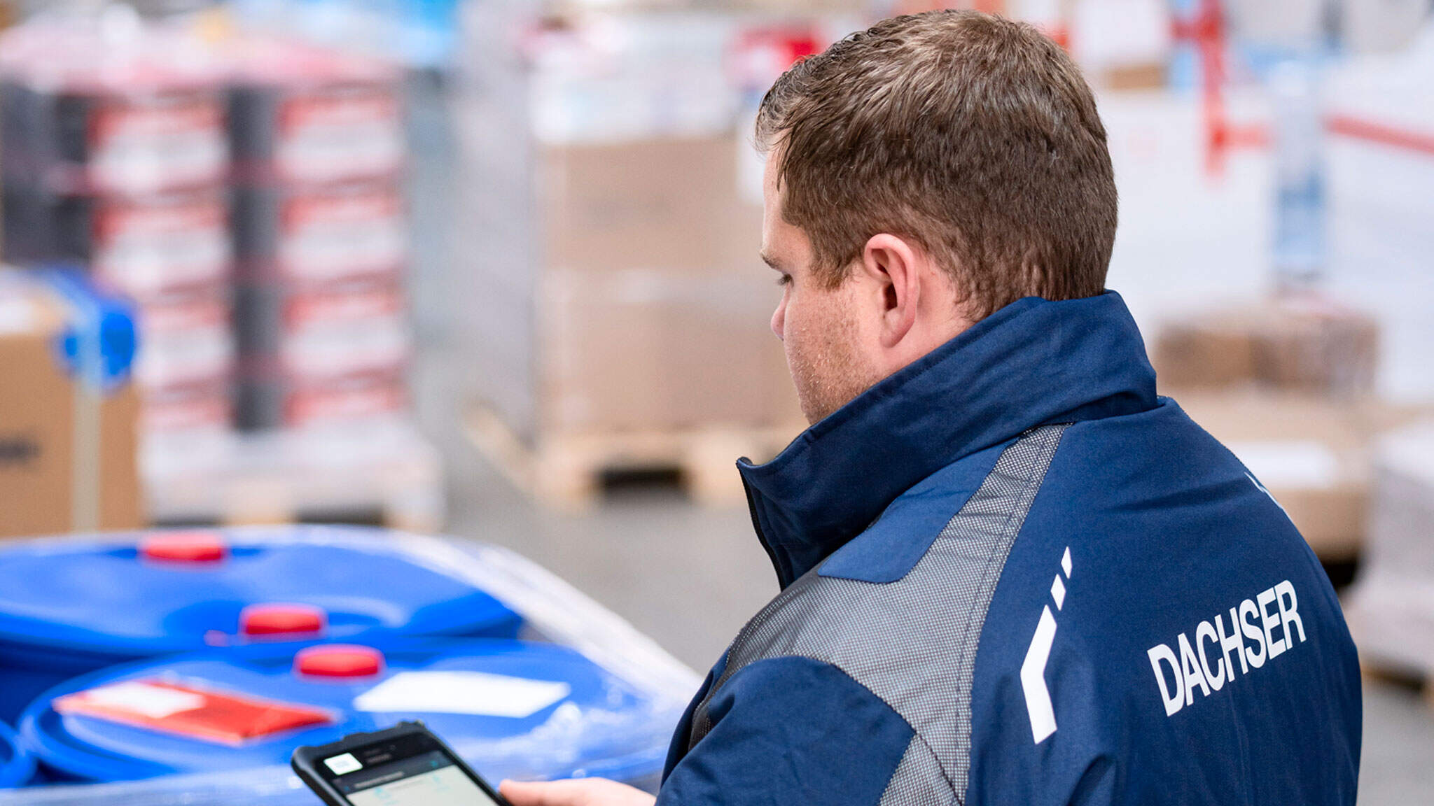 Kompetente Fachkräfte sorgen für den richtigen Umgang entlang der gesamten Logistikkette.