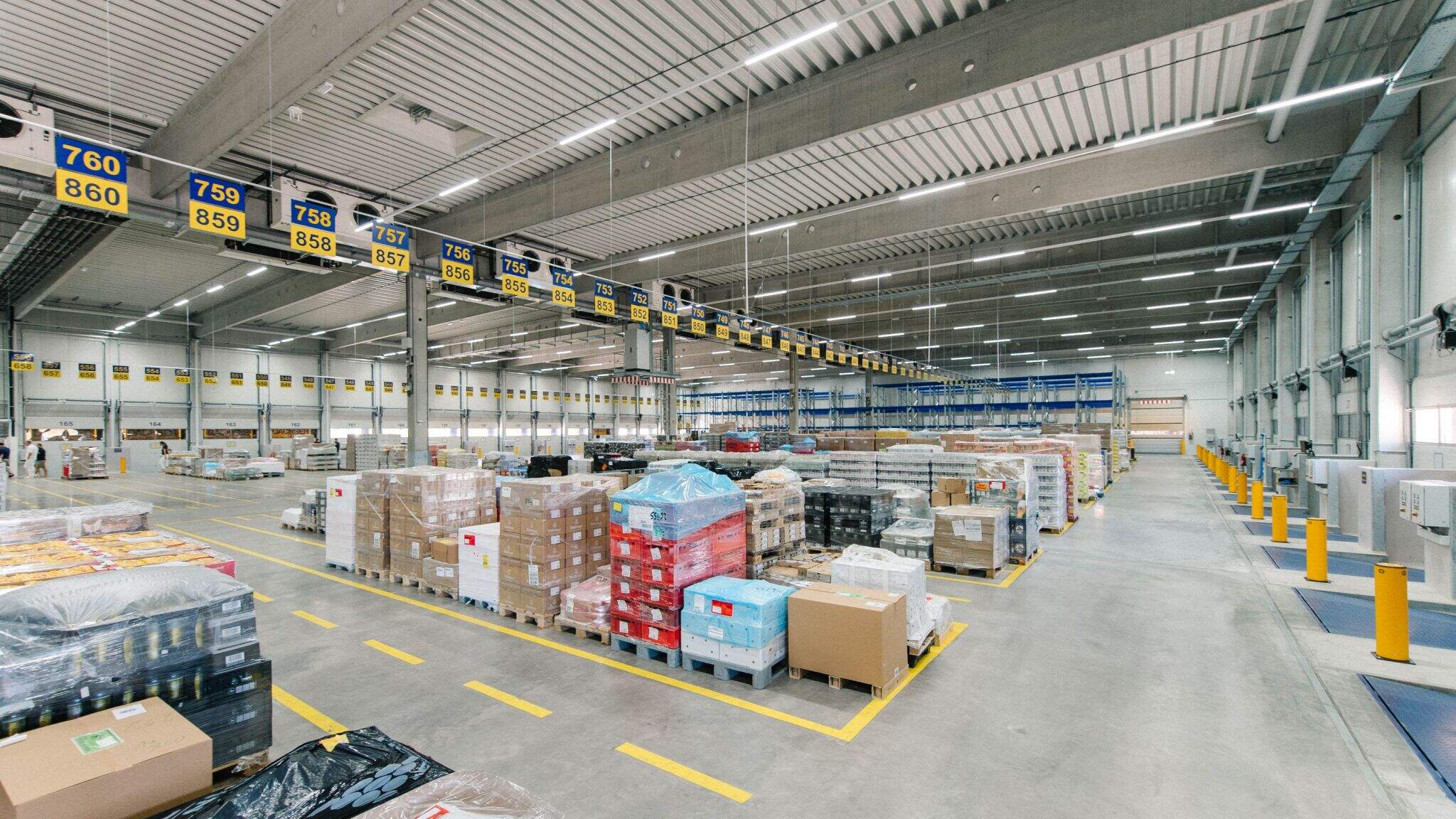 Blick in das neue Umschlaglager von Food Logistics in Freiburg / Foto: Johannes Meger