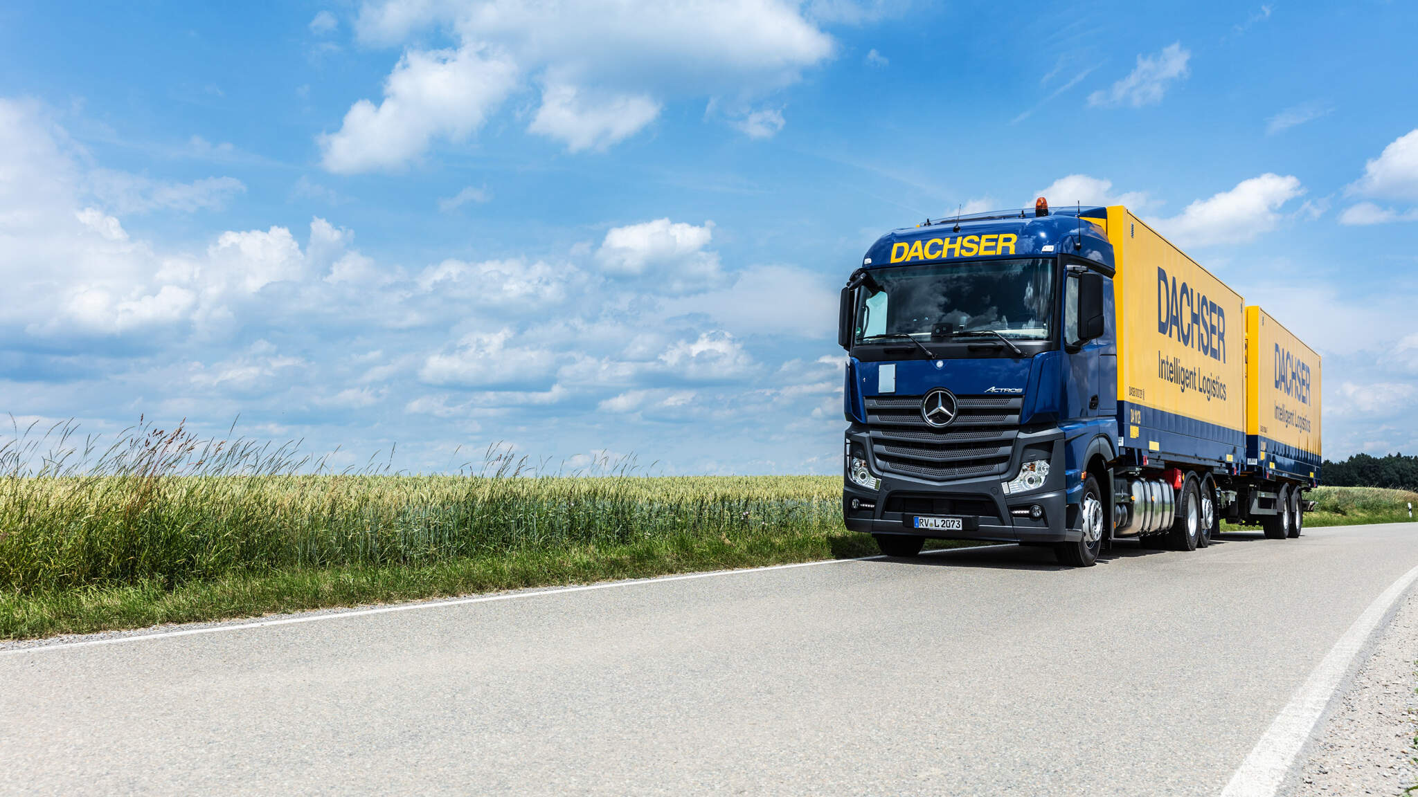 Jede Woche erreichen etwa 50 voll beladene Lkw das Warehouse in Košice.