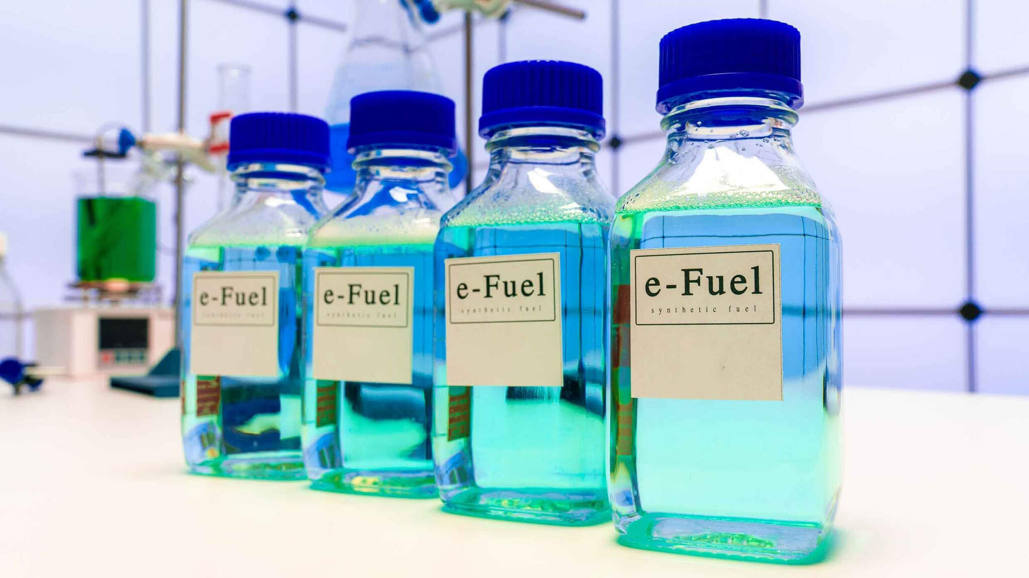 E-Fuels sind klimafreundlich, aber nicht die Lösung für alle Verkehrsträger E-Fuels sind klimafreundlich, aber nicht die Lösung für alle Verkehrsträger