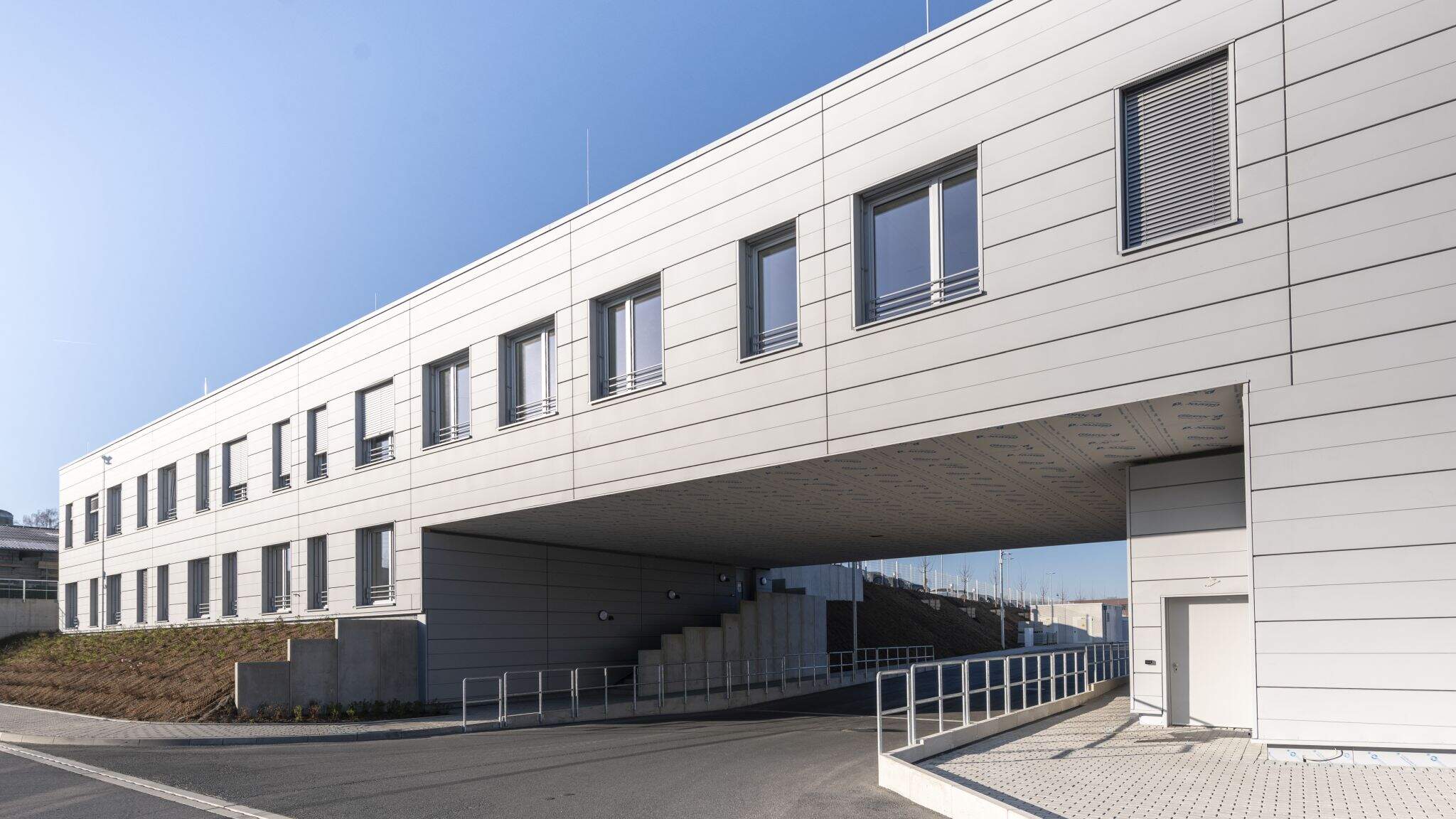 Blick auf das Verwaltungsgeb&auml;ude der neuen Niederlassung