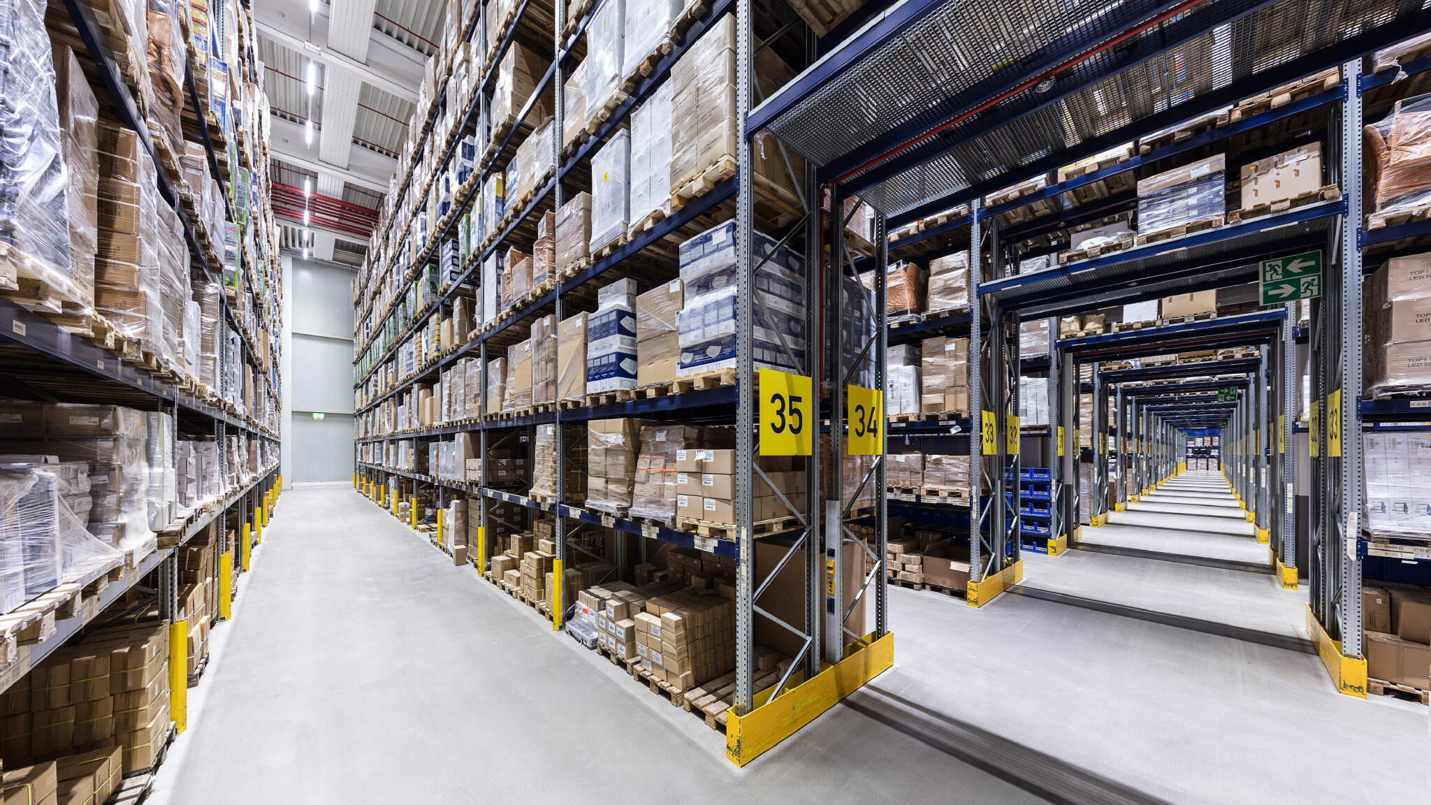 In Langenhagen wird DACHSER ab Sommer für Kunden aus der Industrie umfangreiche Warehouse- und Transportdienstleistungen anbieten. In Langenhagen wird DACHSER ab Sommer für Kunden aus der Industrie umfangreiche Warehouse- und Transportdienstleistungen anbieten.