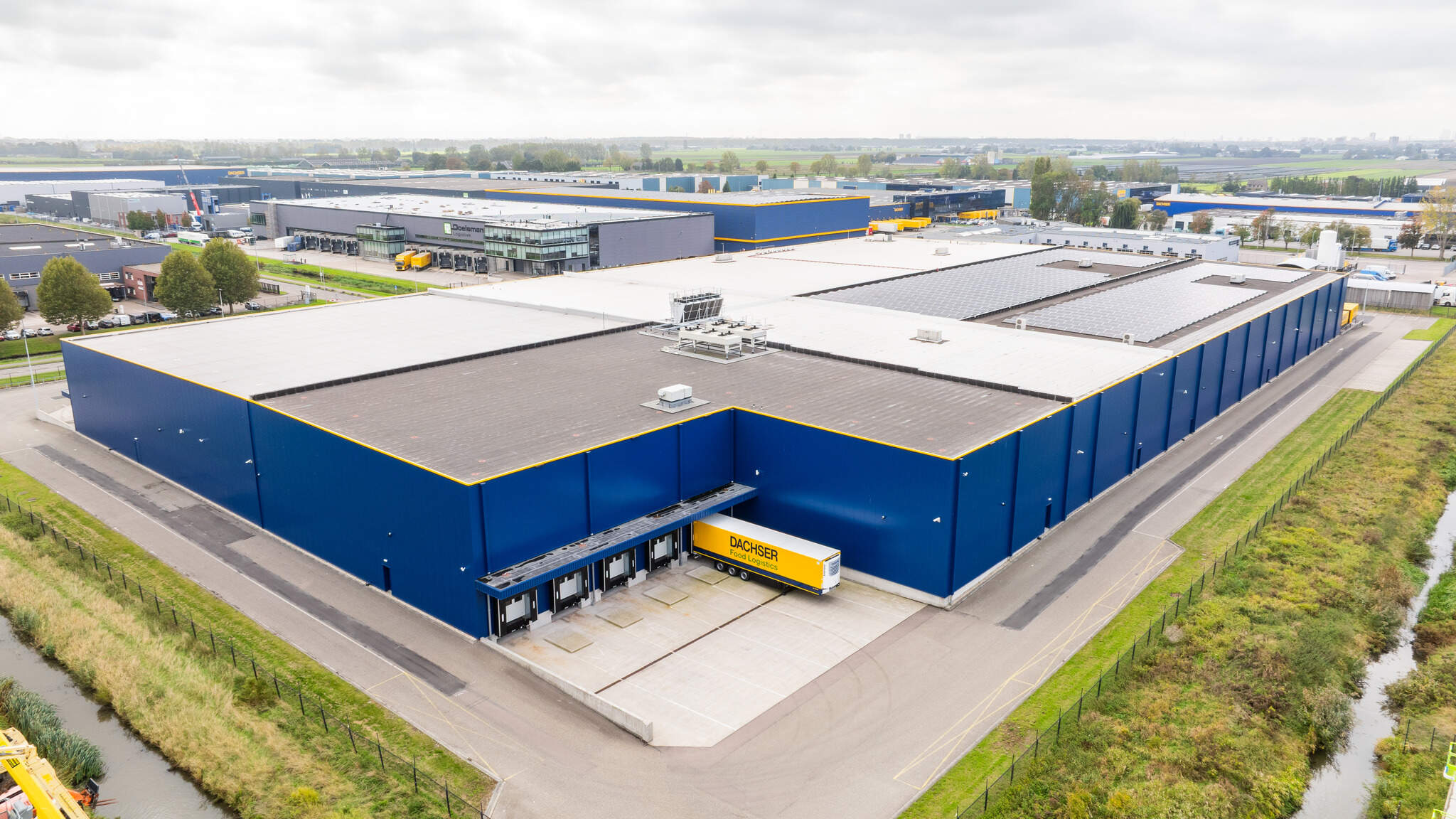 Der neue Standort von DACHSER Food Logistics in Waddinxveen. Der neue Standort von DACHSER Food Logistics in Waddinxveen.