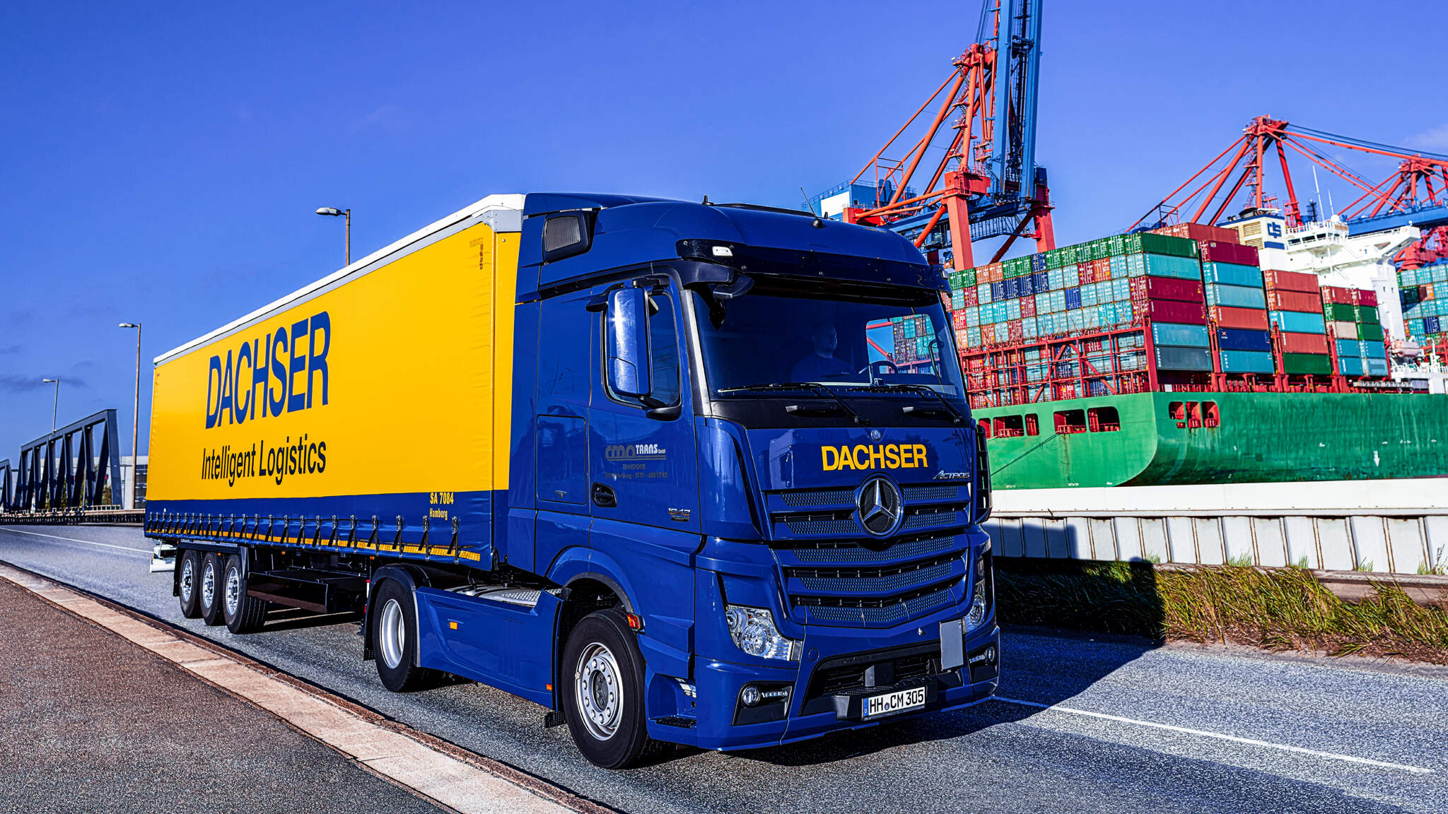 DACHSER erfüllt die hohen IT-Sicherheitsanforderungen der Automobilindustrie.
DACHSER erfüllt die hohen IT-Sicherheitsanforderungen der Automobilindustrie.