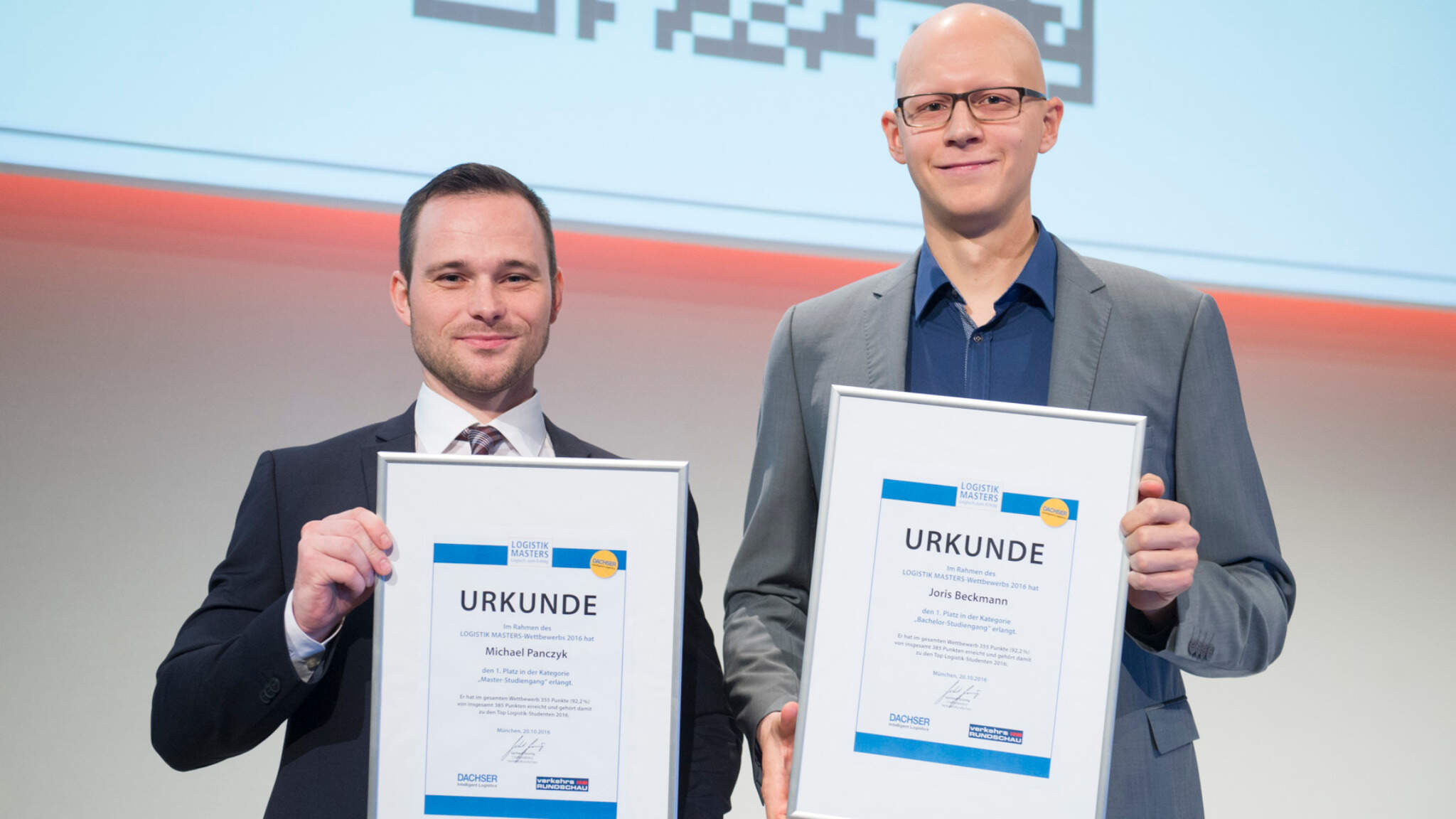Michael Panczyk, Kategorie Master, TU Hamburg (links) und Joris Beckmann, Kategorie Bachelor, TU Braunschweig (rechts)